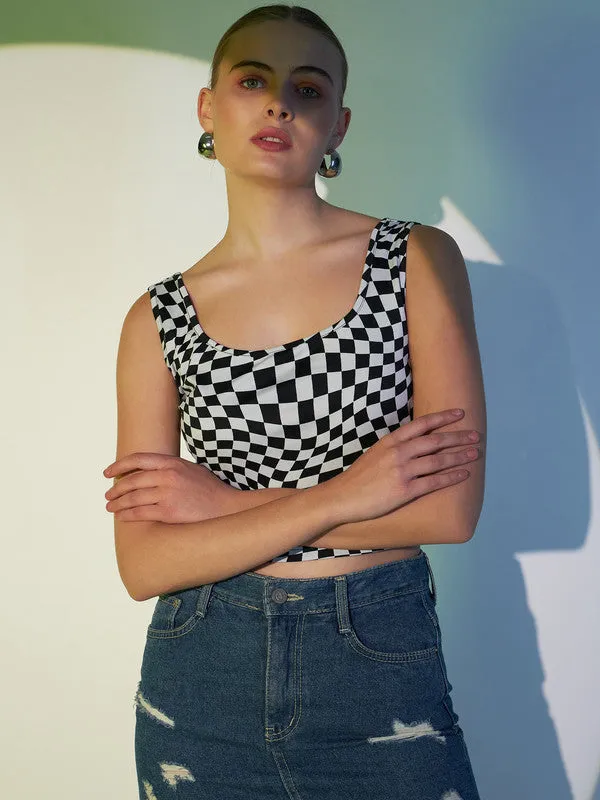 Berrylush Women White & Black Geometric Printed Scoop Neck Sleeveless Polyester Cropped Top