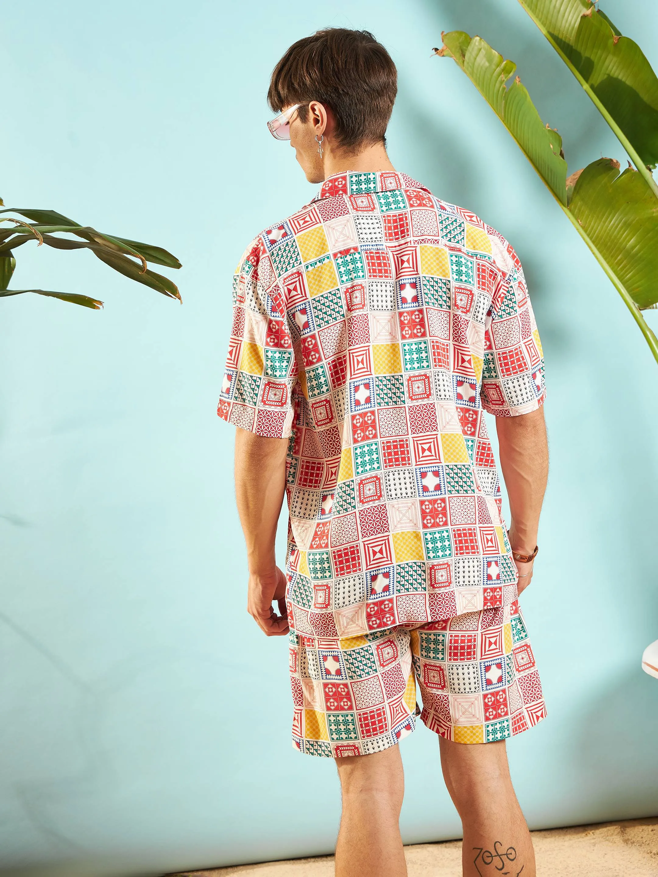 Men White & Red Conversational Print Relax Fit Short