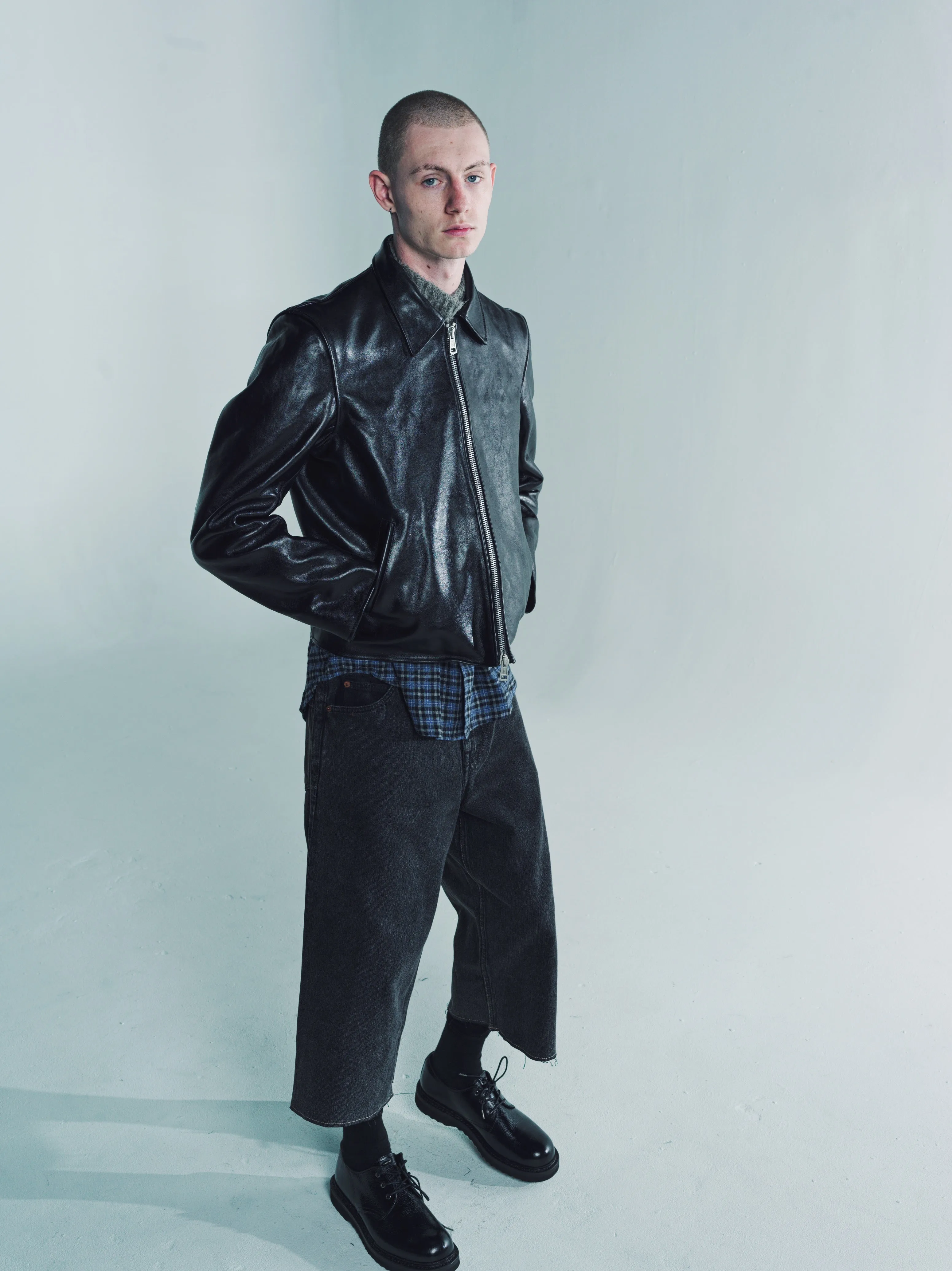 Overdyed Black Chain Twill Capri Cut