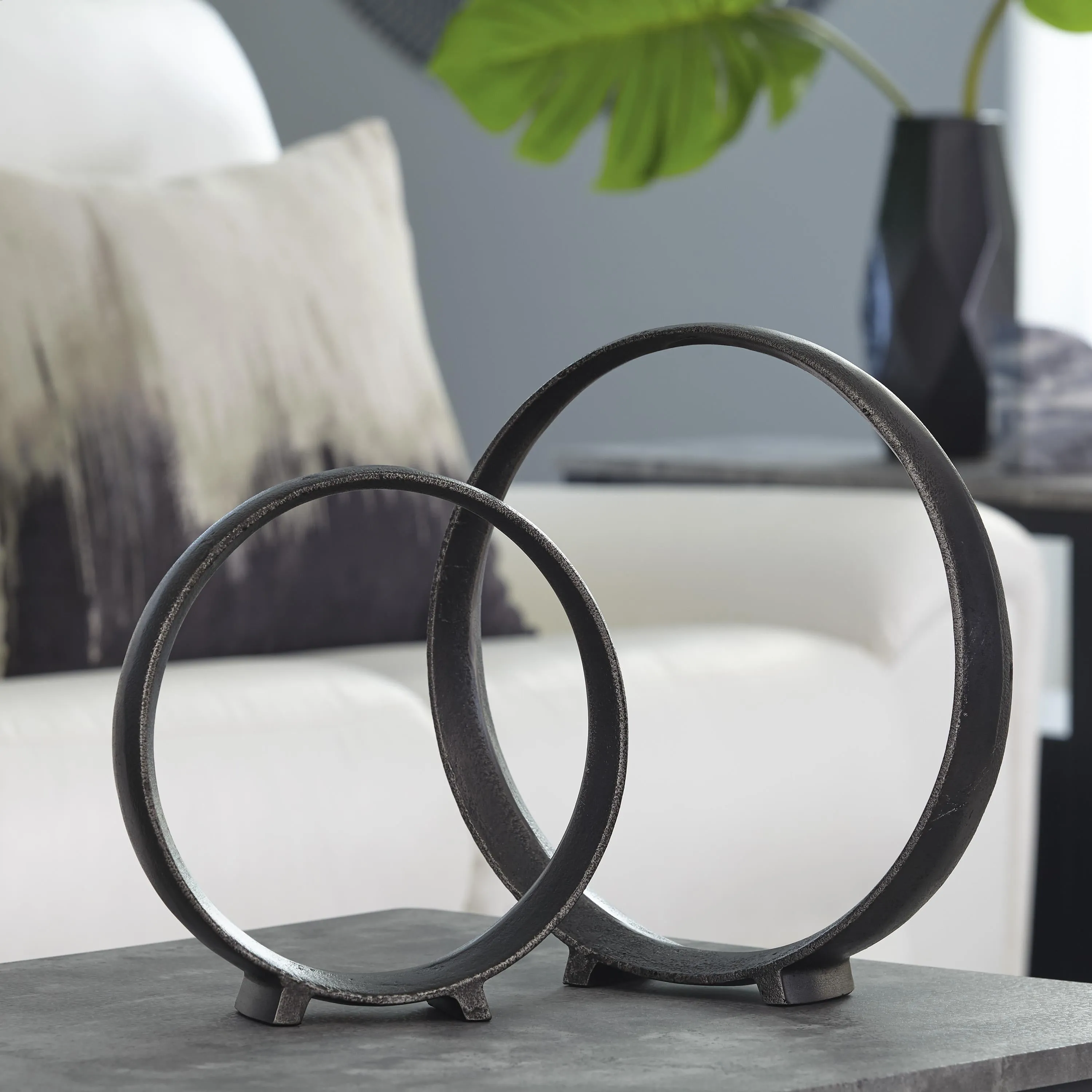 Signature Design by Ashley Ryandale A2000497 Sculpture